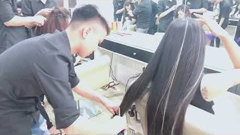 Salon Bắc Hugo Nối Tóc Một Ngày Làm Việc Vất Vả