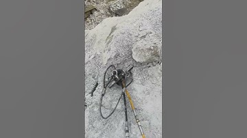 Hot product is coming! Hydraulic rock piston splitter makes it easier to break rock#mining#hydraulic
