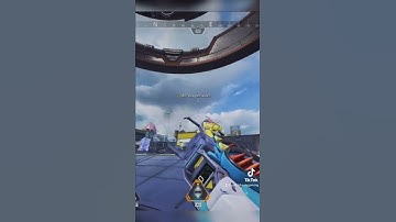 New #apexlegends Glitch Sends Pathfinder Flying 🤯