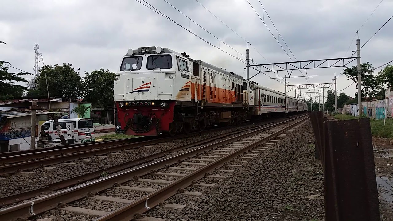 Lokomotif CC 206 102 Kereta 177 Kertajaya
