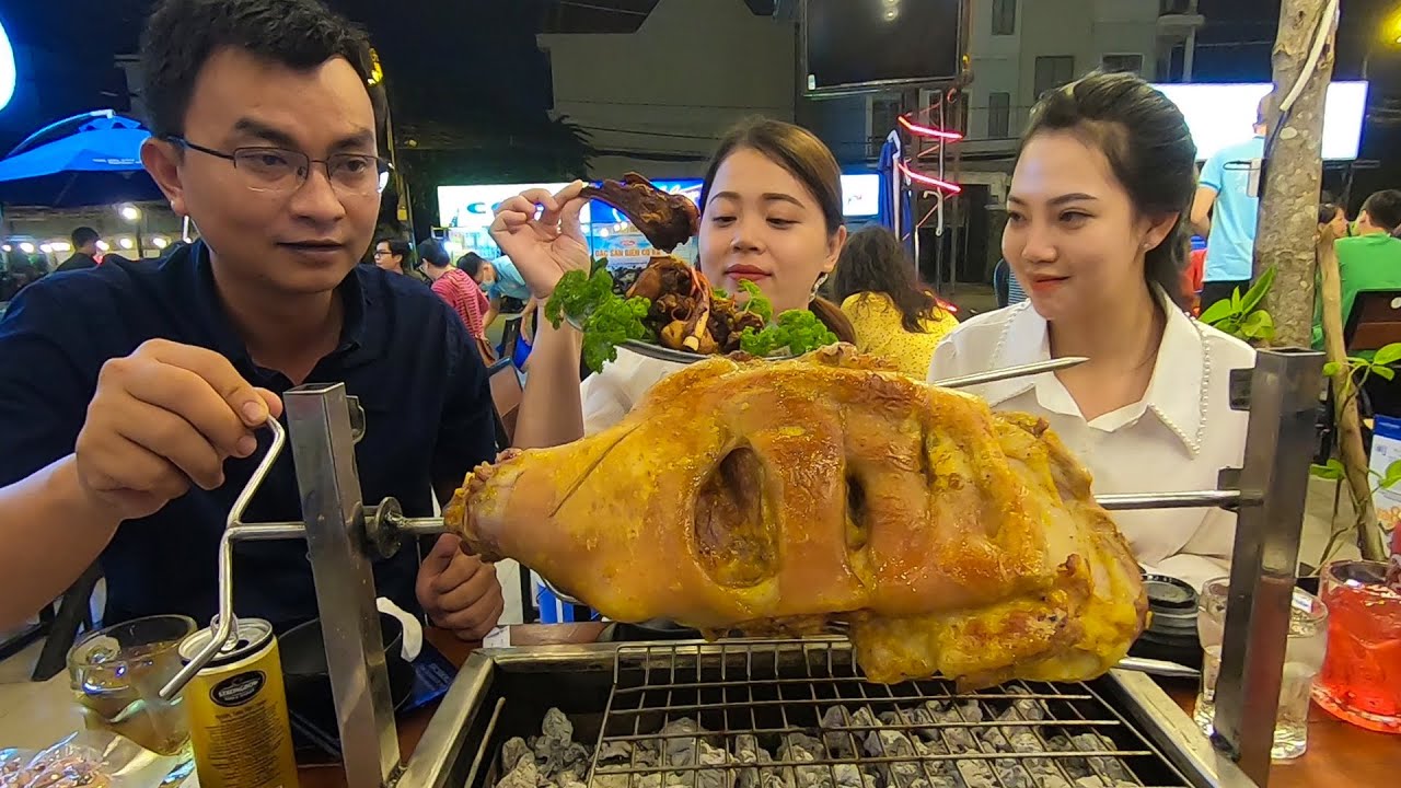 quán thịt cừu ngon ở sài gòn New Bất ngờ khi A Đông Du Kí bán Đùi Cừu Ninh Thuận nướng ăn tại bàn chỉ 450k Siêu ngon và tốn Bia
