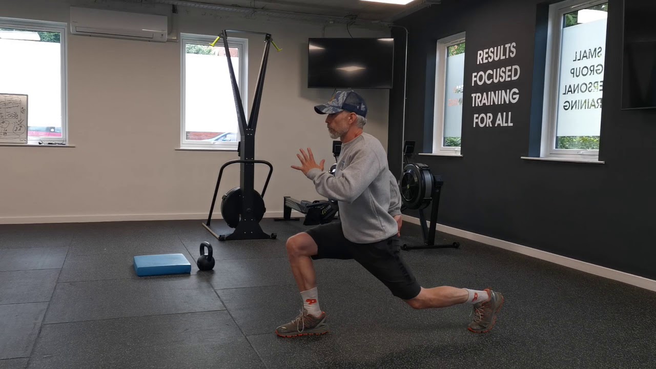 Reverse Lunge to Knee Drive Single Leg Control - YouTube