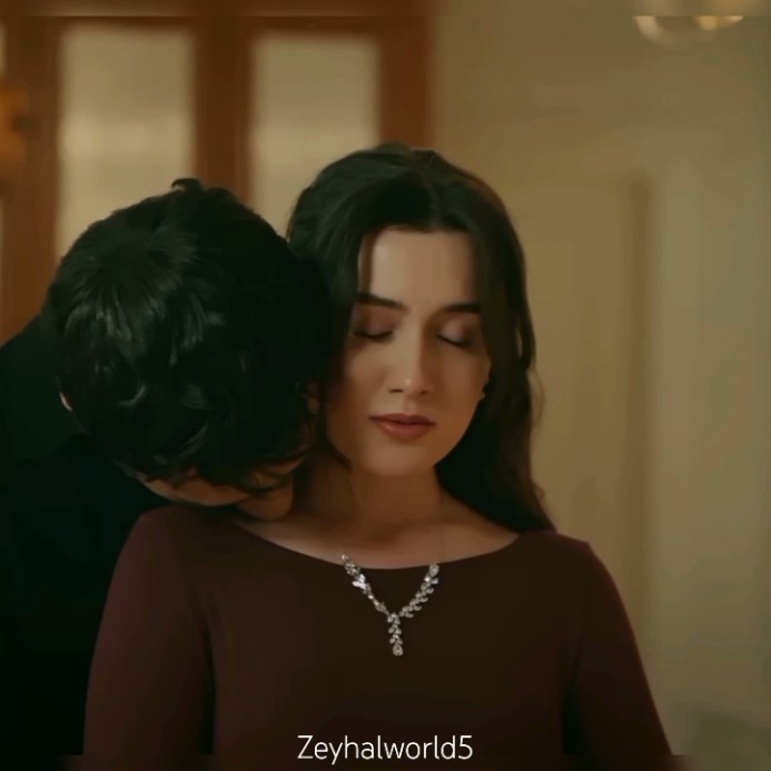 Burning with their hotness🥵❤️🔥 Winds of Love Cemre Arda GokberkYildirim #zeyhal #windsoflove #gökcem