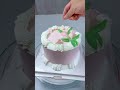 The tulip Mother's Day cake is so beautiful! #mothercake #pastrycakemaker