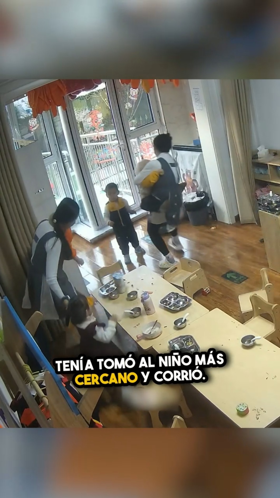 Reacción INCREÍBLE de esta profesora ante el peligro… ??
