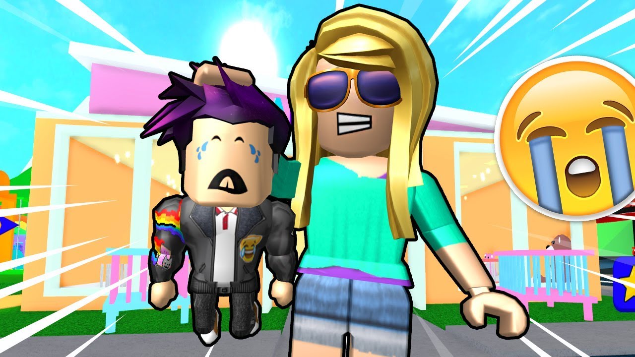 Mi Nueva Mama Me Maltrata En Roblox Youtube - mi mama me persigue con la chancla en roblox youtube