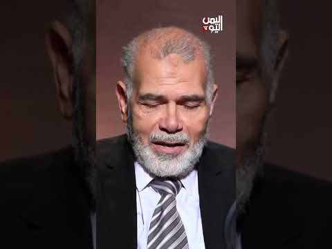 مدرس ومذيع مصري عاش في اليمن كتب قصيدة حب وشوق لليمن وهو في طريقه إلى قناة اليمن اليوم