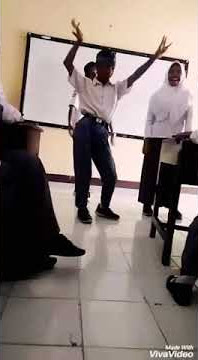 jaipongan dikelas ketika jam kosong