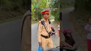 Csgt Kiểm Tra Khuyến Mãi Bọc Trái Cây Mang Về Ăn Cho Vui