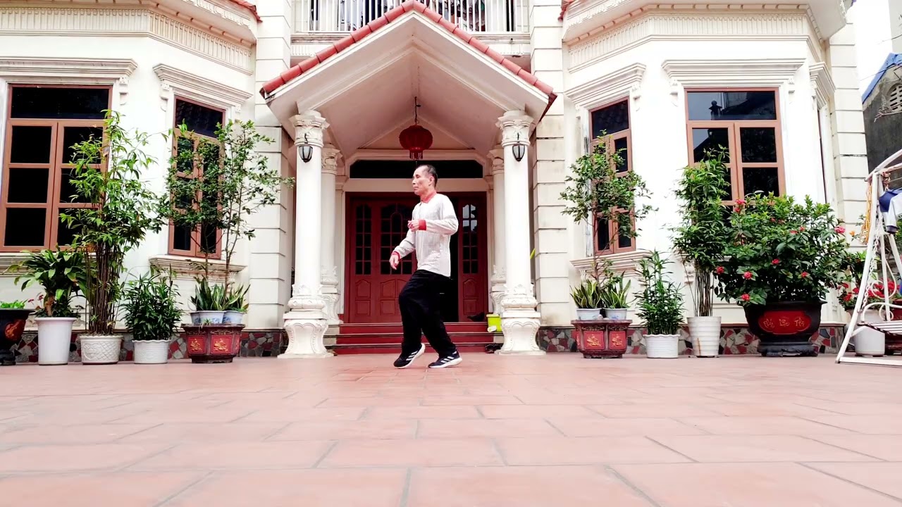 Mây Nhẹ Che  Trăng  , Shuffle Dance 