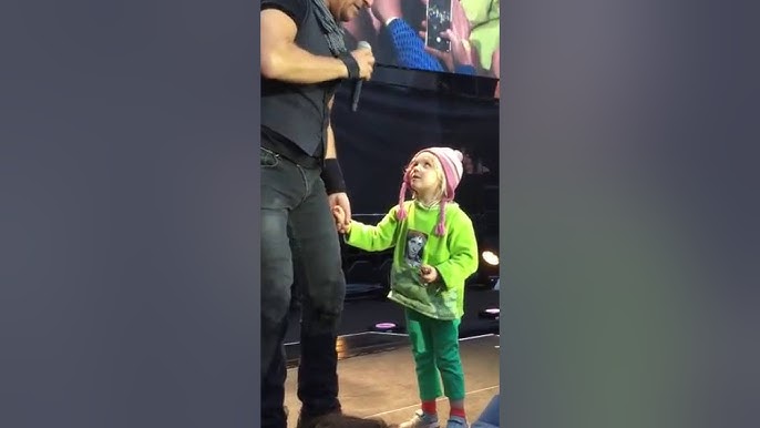 Menina de 4 anos se junta a Bruce Springsteen para cantar no ...