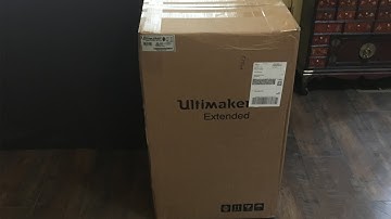 Ultimaker 3 Extended Unboxing and first print.