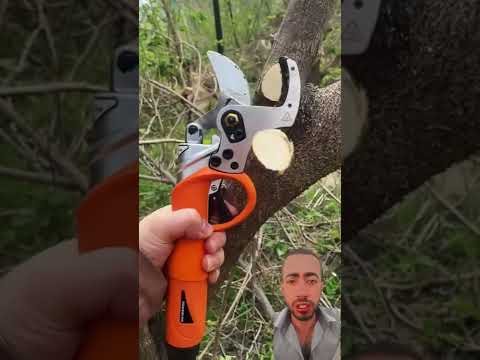 اول مقص كهربائي بيتشحن بالكهرباء