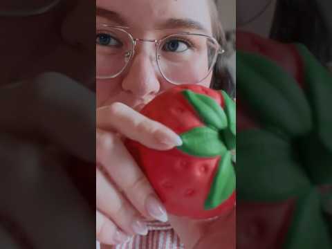 #strawberry #squishy #josefinasmr #relax #tapping #asmrshorts #tingles #satisfying