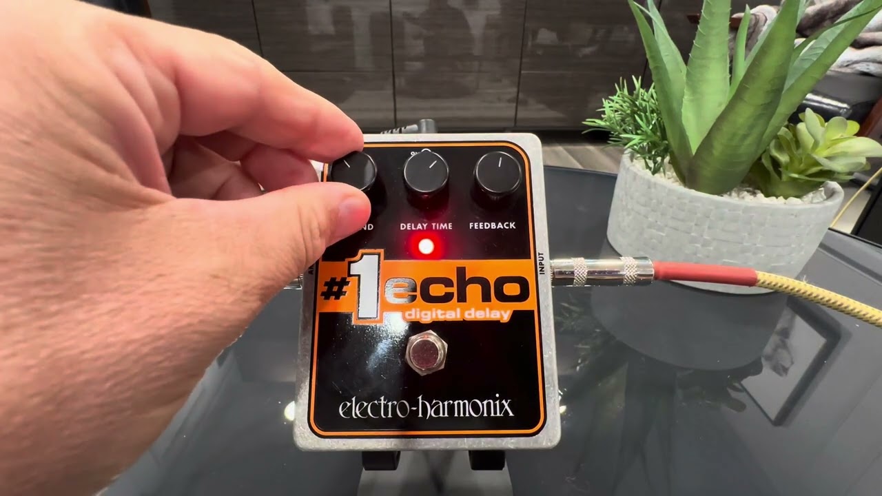 Electro Harmonix Echo Digital Delay Sound Test - YouTube
