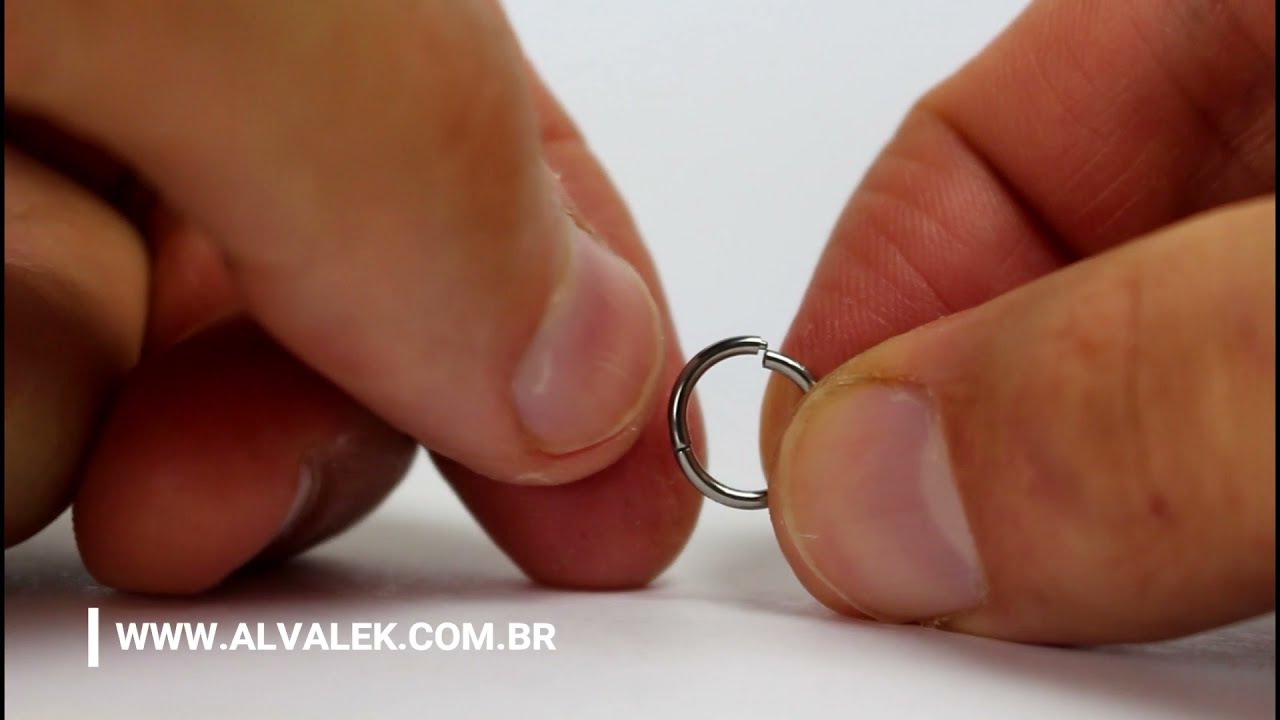 Finalmente o truque de como abrir piercings emperrados que não abrem d