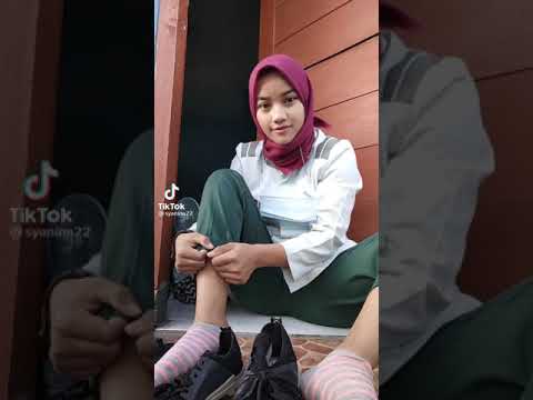 AWEK TUDUNG CANTIK || DUDUK NGANGKANG