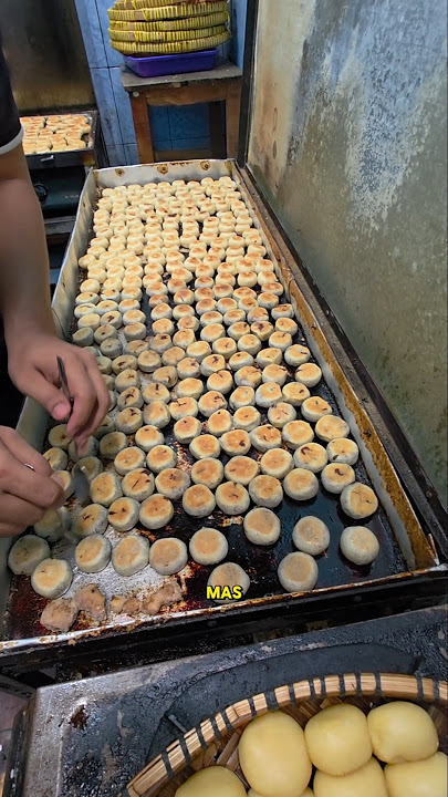 Thick bakpia with thin filling and skin, production of more than 5 thousand pcs #food #foodie #cu...