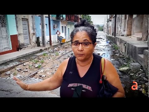 americateve | Cubanos buscan en la basura lo que botan quienes se van de Cuba
