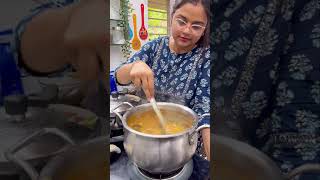 Din ke khane me Sindhi kadhi aur chawal mil jaye to din ban jaye