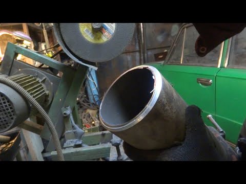 Видео: как без люнета торцевать длинную трубу на токарном