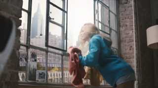 Bar Refaeli : Fox 2013 Commercial