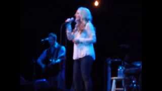 Lee Ann Womack "The Wayfaring Stranger"