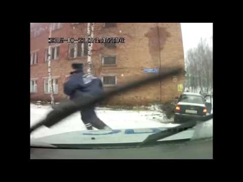 26 10 2015 Пьяный водитель сбил беременную женщину под Сыктывкаром