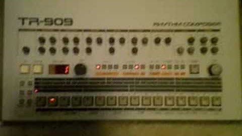 Arduino sequencer (MAM mb33mkii demo with Roland tr909)