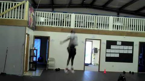 Hanner Perea's 12'2" jump at Accelerate Basketball