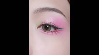 Peach Blossom and Willow Branches Pink and Green Color-Blocking Chinese-Style Eye Makeup (Tutorial)