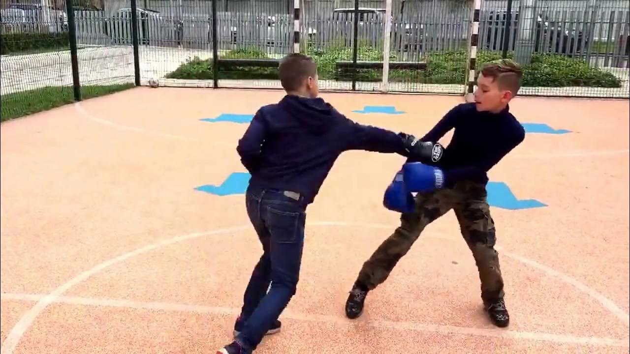 Драка детей видео. Драка на детской площадке. Драка детей видео. Драка мальчишек во дворе. Драка детей видео.