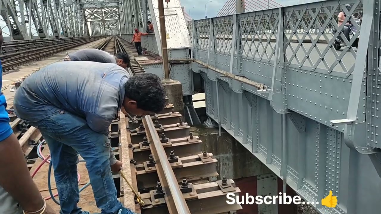 Bally Ghat Railway Station@Bally Bridge/☺️Gas Cutting work...❤️ please Subscribe my youtube channel.