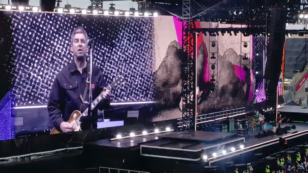 OASIS / Some Might Say / 17/08/2025  Croke Park , Dublin 