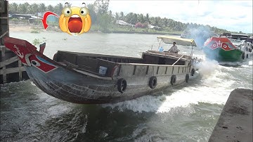 Hàng loạt ghe tàu tăng tốc, khi cống vừa mở kịch tính hấp dẫn