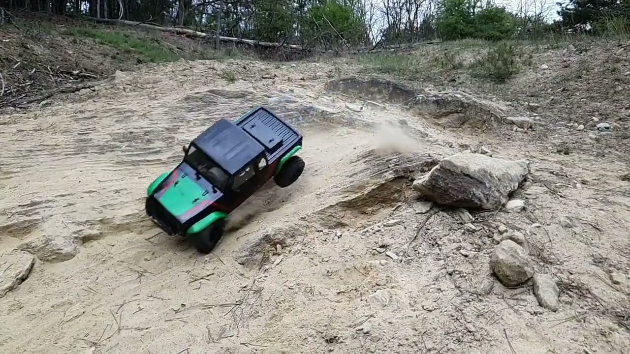Rc 4x4 slowmo attack powered by Team HRCCT