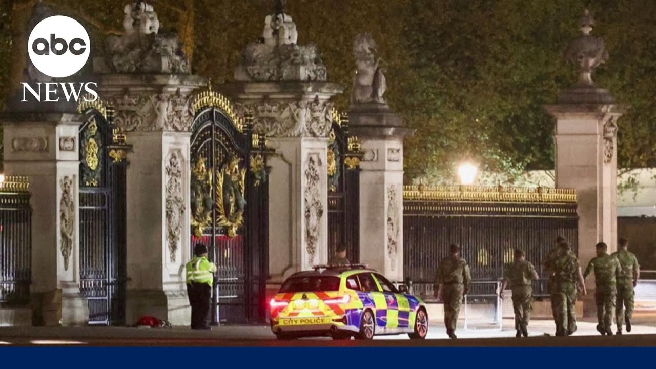 ⁣Man arrested outside Buckingham Palace l GMA