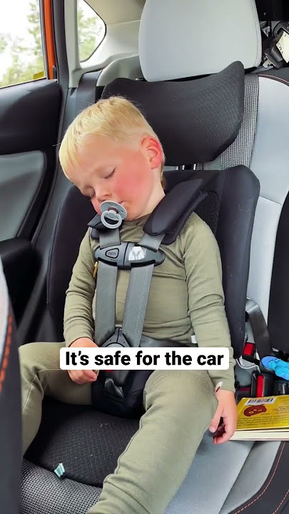 Travel Car Seat for Our Toddler #toddlerlife #travelfamily #travelingwithtoddlers #familytravel #mom