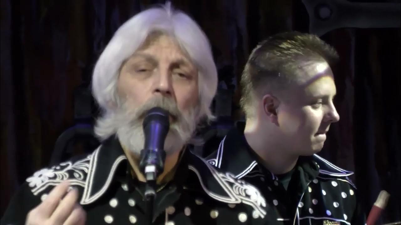 Песня о снежинке виа добры молодцы. Песня о снежинке виа добры молодцы