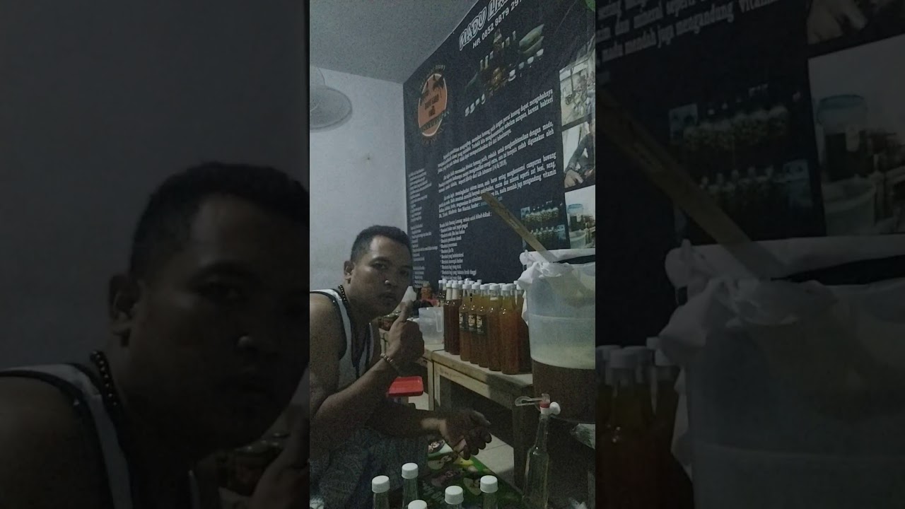 Proses pengemasan madu liar  asli  YouTube