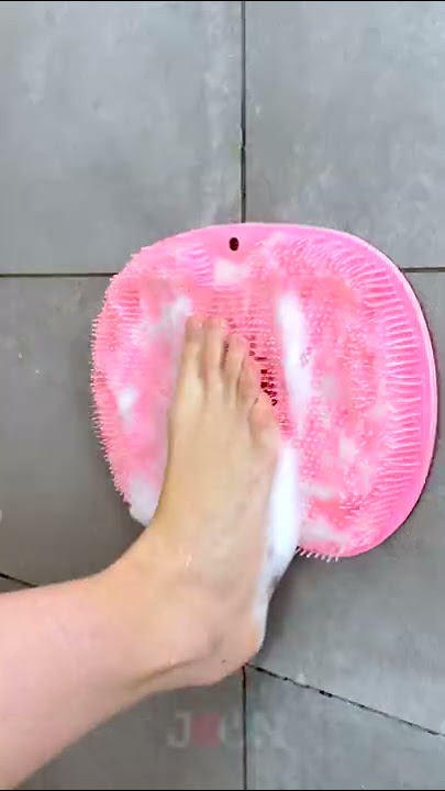 WILL THIS TICKLE? 🤔🦶 | Smart showering gadget to keep your back, feet and body squeaky clean #shorts