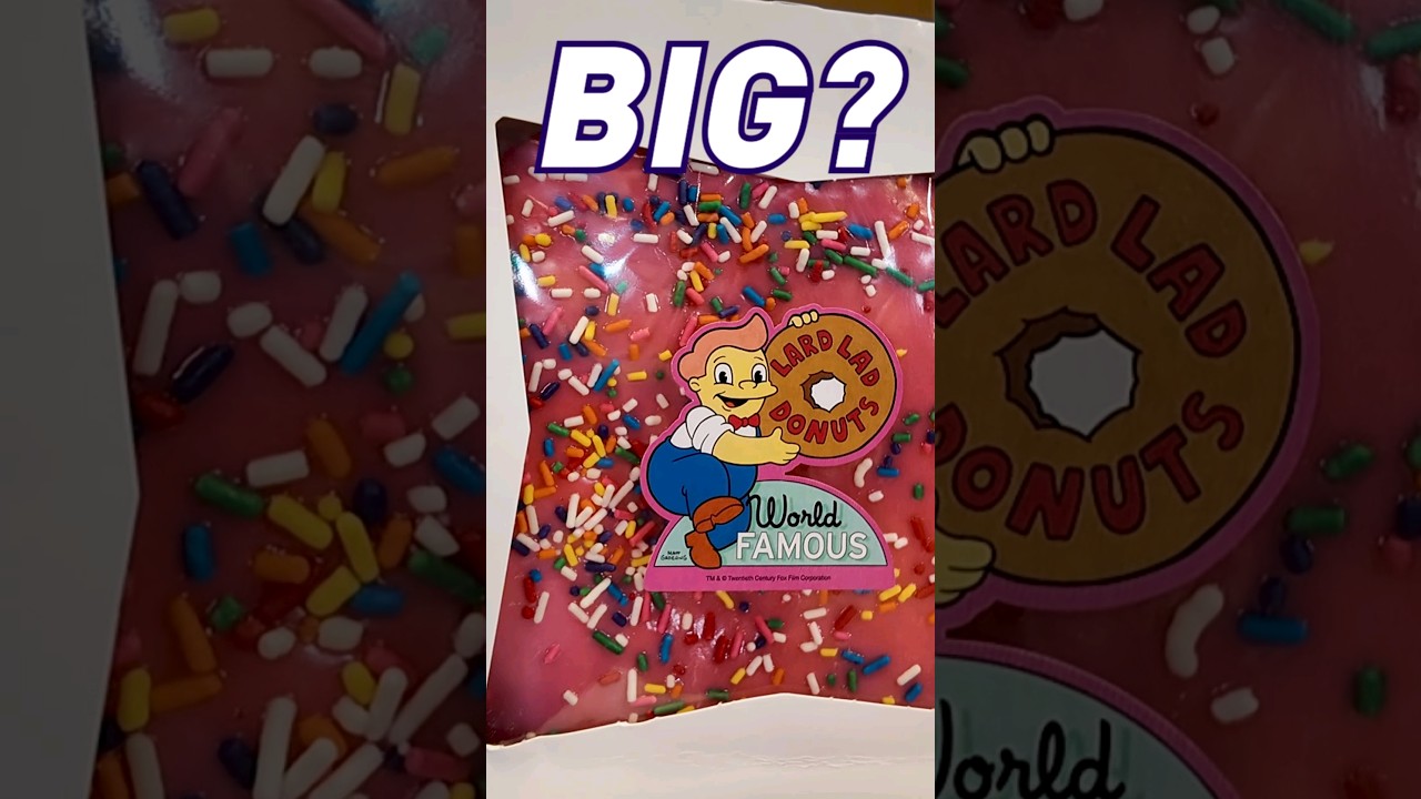 🍩 The world's BIGGEST donut? 🍩 #universalstudios #simpsons #nintendo #dessert #homersimpson