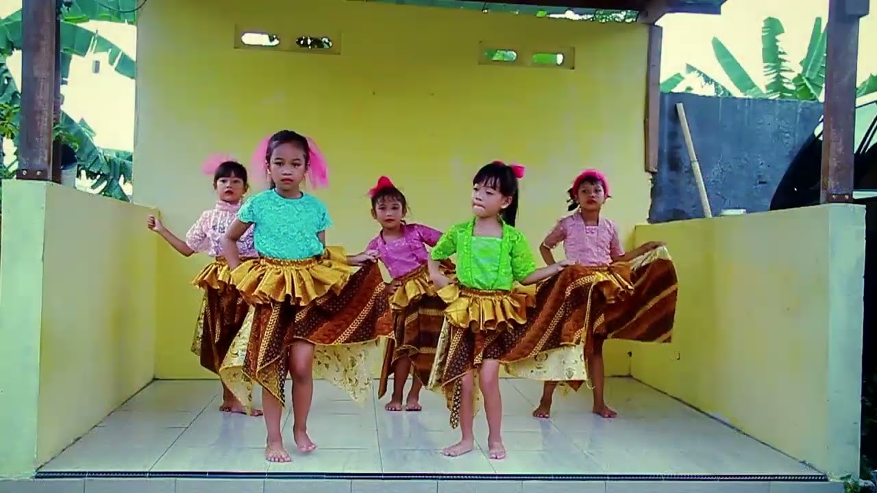 TK Pangudi Luhur Santo Valentinus Surakarta (Lagu : Cublak Cublak Suweng)