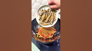 Chinese cuisine, braised fish with soybeans, really delicious