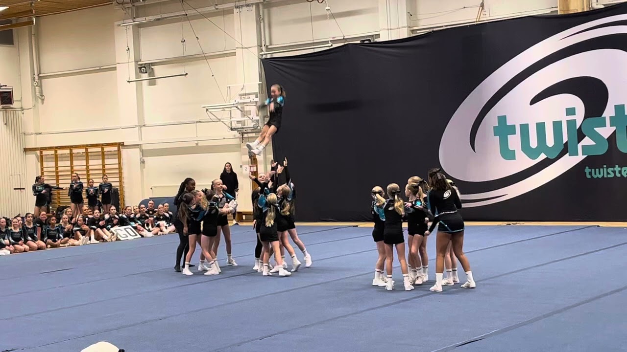 Showcase 2024 - Twisters Cheer Elite - Miniminior Silver