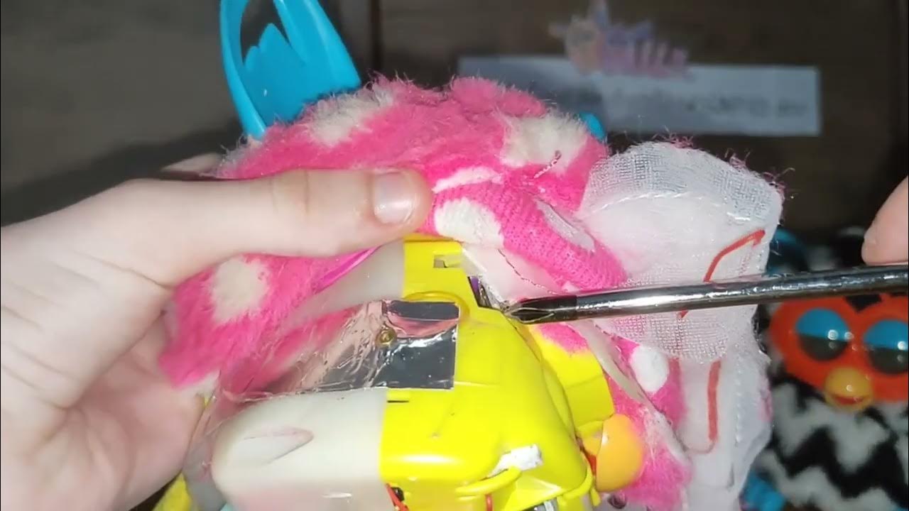How to fix a Furby Boom that can't move (Part 1 How to skin a Furby