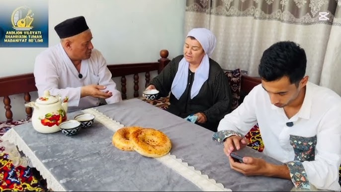 Osiyolik ayolning yubkasi ostida nima bor? (Rasmlar)