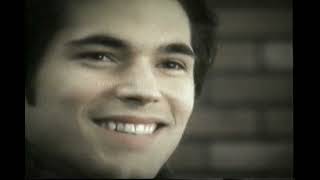 Pub Québec - Mikes Avec José Théodore 2003