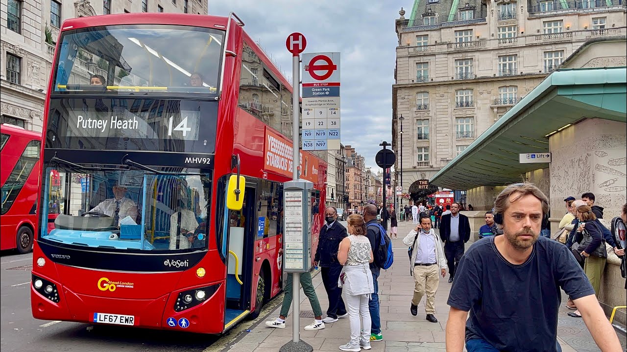 London Buses 2021 at Green Park Station [4K HDR]