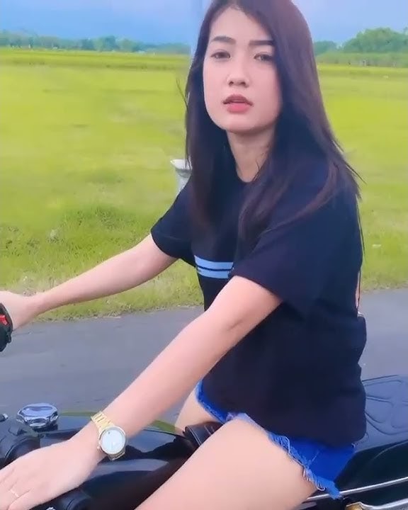 Story'wa kata-kata motor Honda CB ll mbk Indri 😂